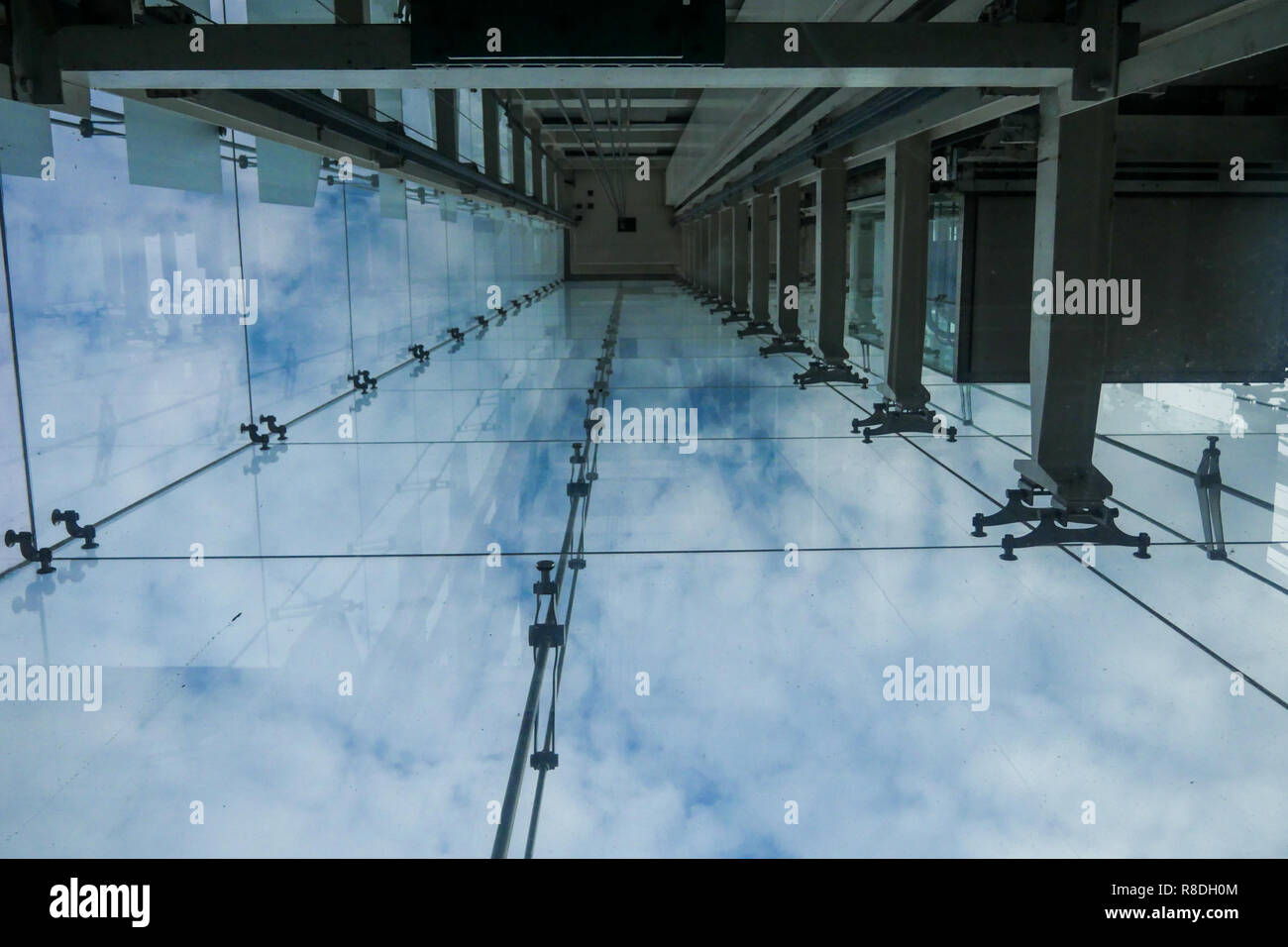 Les élévateurs de la Reine Sofia - Museo Nacional Centro de Arte Reina Sofía, Madrid, Espagne Banque D'Images