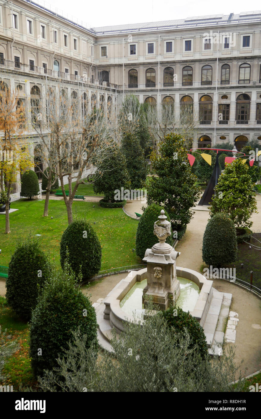 Jardins, Musée de la Reine Sofia - Museo Nacional Centro de Arte Reina Sofía, Madrid, Espagne Banque D'Images