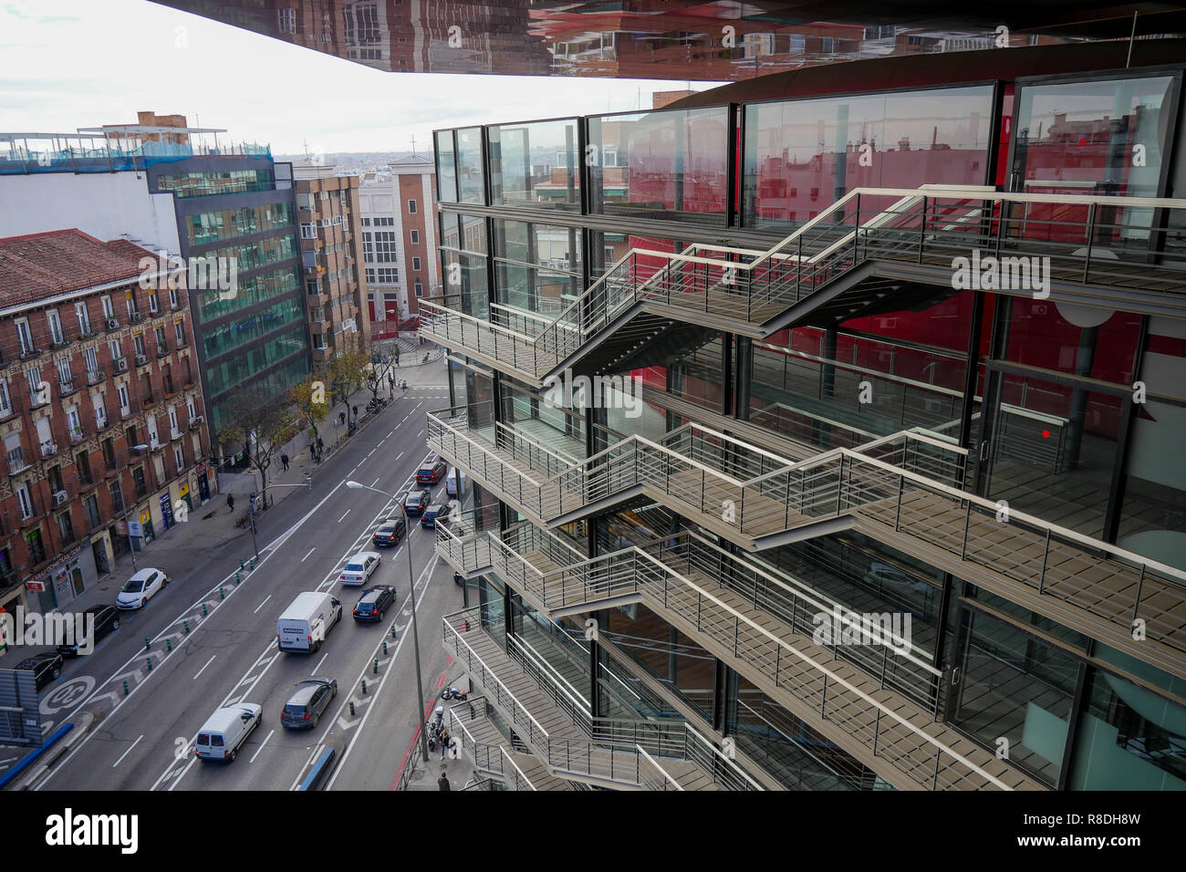 Extension moderne par l'architecte français Jean Nouvel, Museo Nacional Centro de Arte Reina Sofía, Madrid, Espagne Banque D'Images