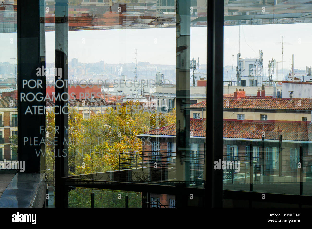 Extension moderne par l'architecte français Jean Nouvel, Museo Nacional Centro de Arte Reina Sofía, Madrid, Espagne Banque D'Images