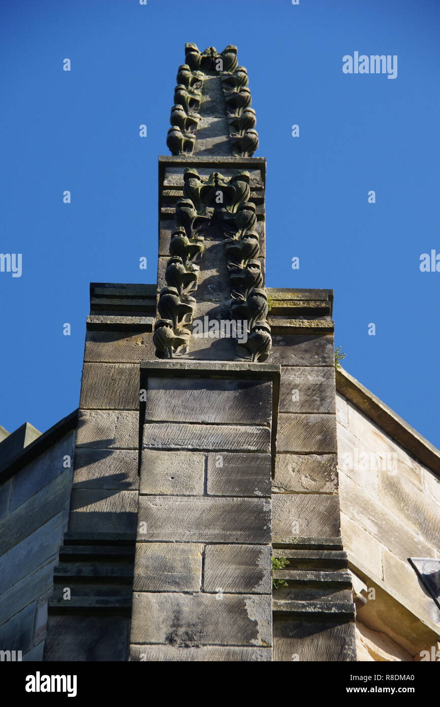 Pierre ouvragée travailler sur Elphinstone Hall, Université d'Aberdeen, Écosse, Royaume-Uni. Banque D'Images