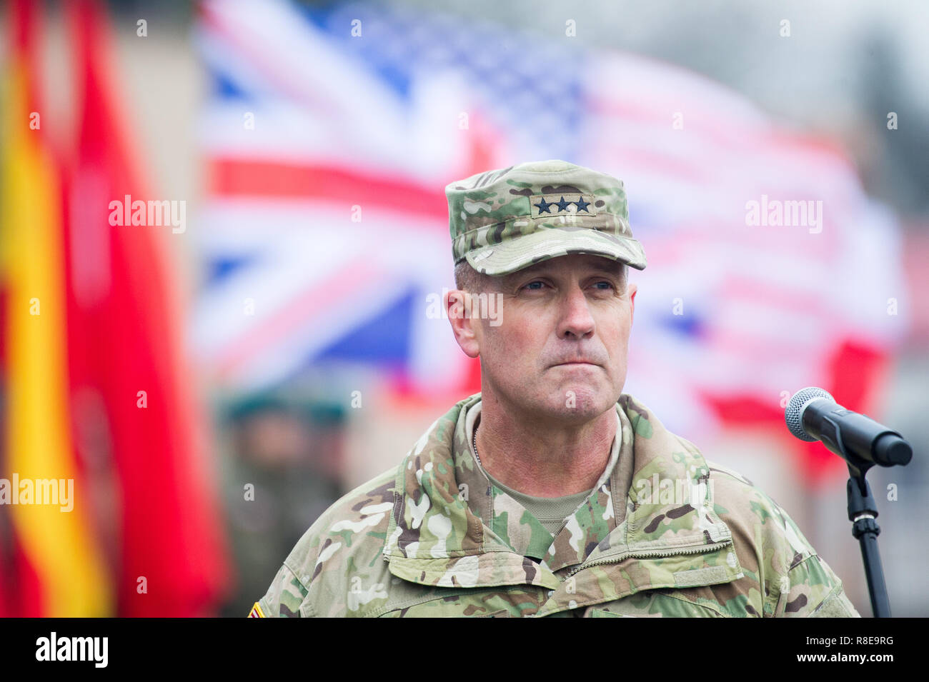 Le Lieutenant-général John C. Thomson III, commandant du Commandement terrestre LANDCOM dans la Division multinationale nord-est de la DN-ne siège à Elblag, Pola Banque D'Images