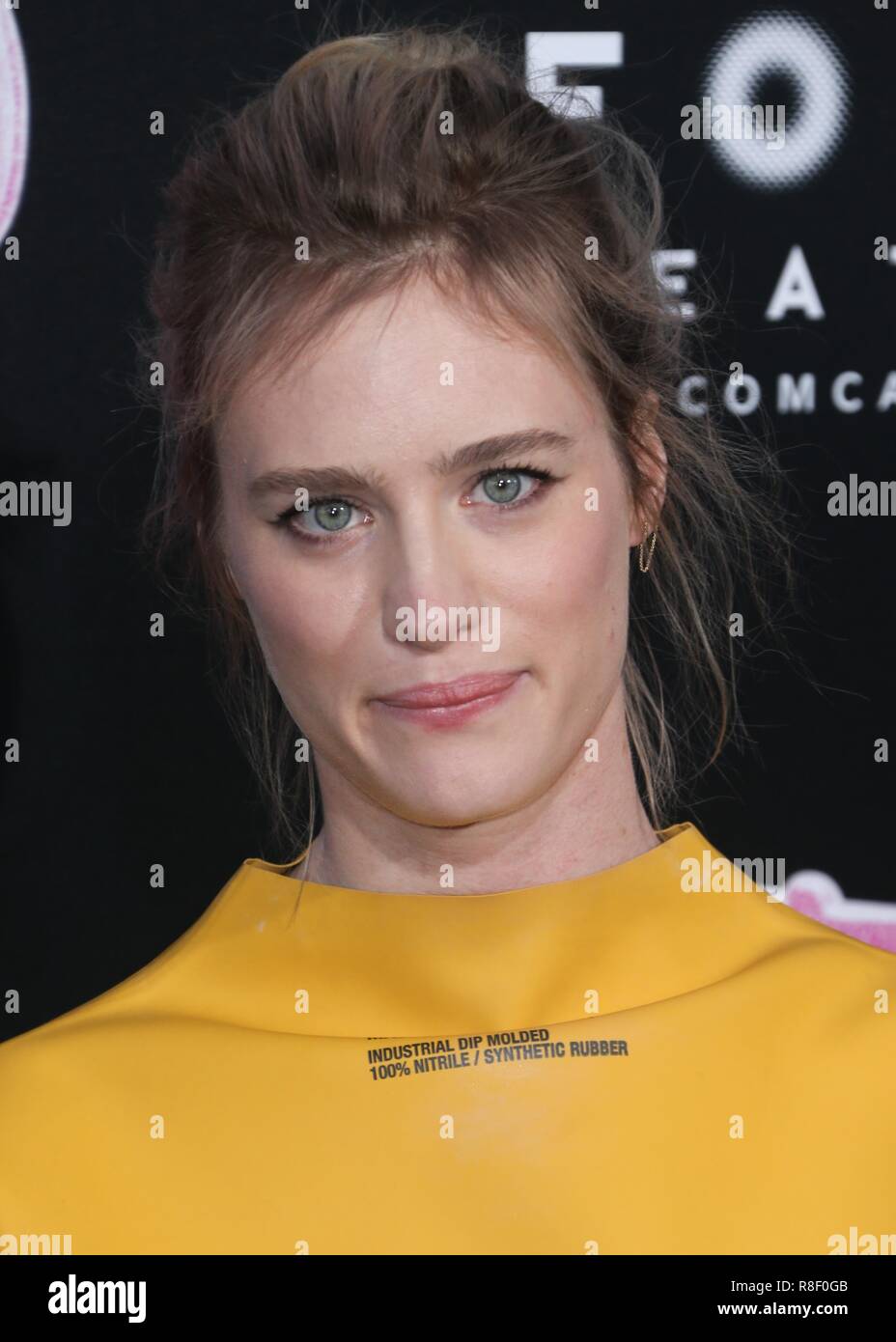 LOS ANGELES, CA, USA - 18 avril : Mackenzie Davis à la première de Los Angeles Focus' 'Tully" tenue au cinéma Regal L.A. Stade 14 en direct le 18 avril 2018 à Los Angeles, Californie, États-Unis. (Photo de David Acosta/Image Press Office) Banque D'Images