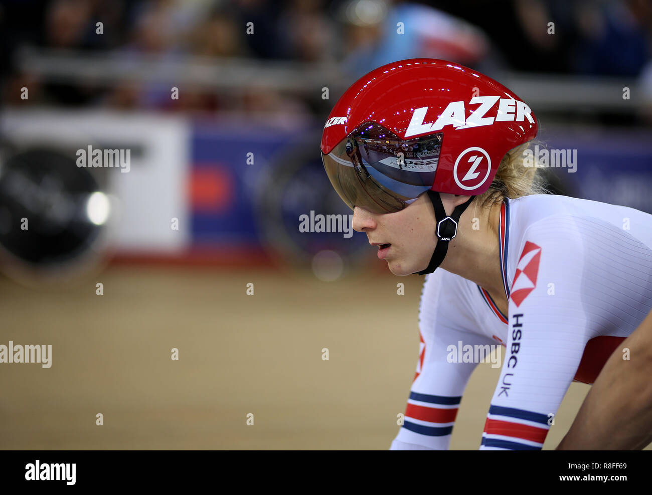 Elinor Barker de la Grande-Bretagne avant l'Omnium femmes Course Tempo 2/4 pendant deux jours de la Tissot UCI Coupe du Monde de Cyclisme sur piste à Lee Valley VeloPark, Londres. Banque D'Images