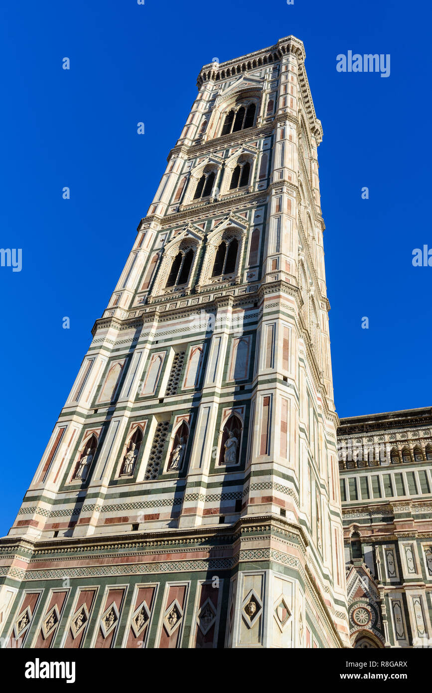 Le clocher de Giotto (campanile) dans la Cathédrale de Santa Maria del Fiore, le Duomo de Florence. Italie Banque D'Images