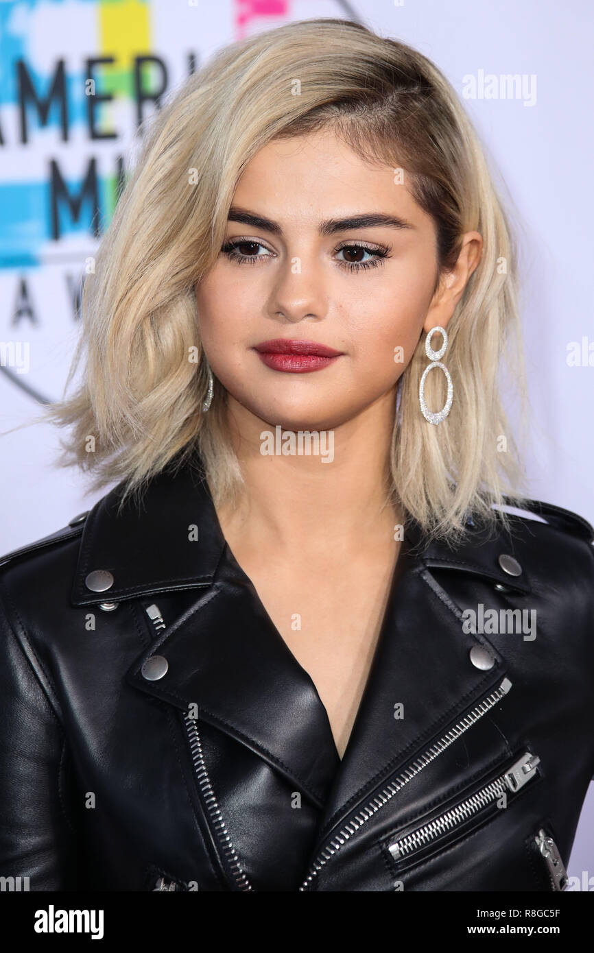 LOS ANGELES, CA, USA - Le 19 novembre : Selena Gomez à l'American Music Awards 2017 qui a eu lieu au Théâtre Microsoft L.A. Vivre le 19 novembre 2017 à Los Angeles, Californie, États-Unis. (Photo par Xavier Collin/Image Press Office) Banque D'Images