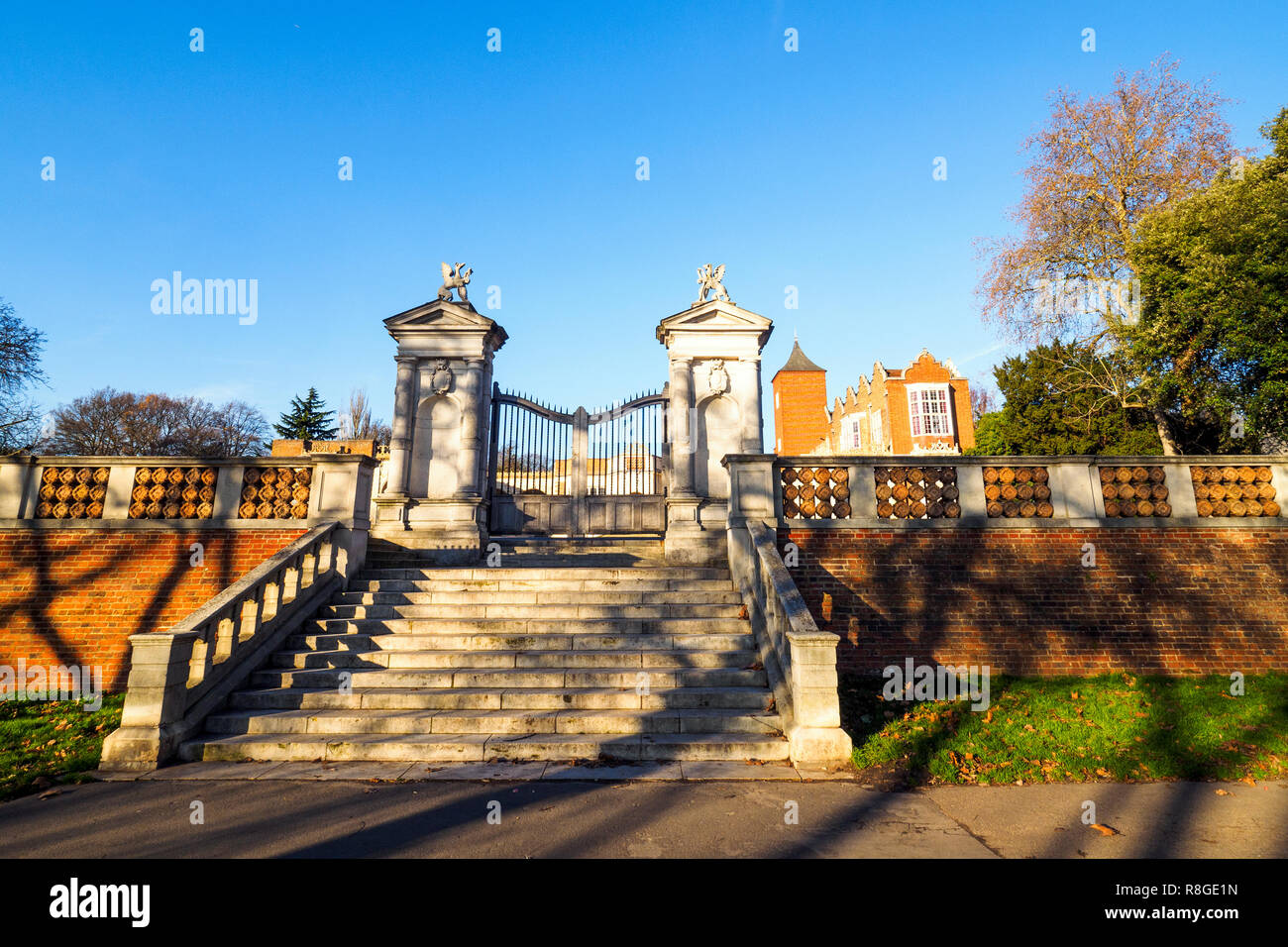 Holland House south/gates dans Holland Park - Londres, Angleterre Banque D'Images