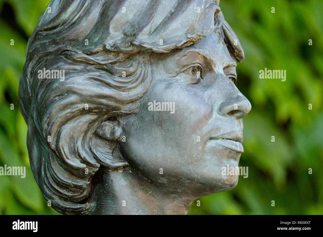 Statue de légendes du tennis Britannique Virginia Wade Banque D'Images