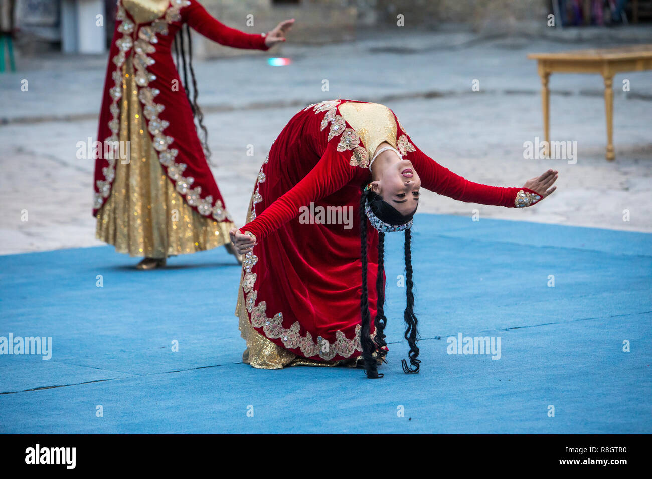 La danse traditionnelle, folklore, spectacle, spectacles, performances, Samarkand, Ouzbékistan Banque D'Images