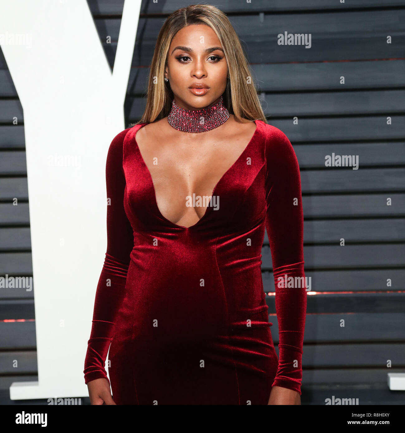 BEVERLY HILLS, LOS ANGELES, CA, USA - 26 février : Ciara arrive à la Vanity Fair Oscar Party 2017 tenue à l'Wallis Annenberg Center for the Performing Arts le 26 février 2017 à Beverly Hills, Los Angeles, Californie, États-Unis. (Photo par Xavier Collin/Image Press Office) Banque D'Images