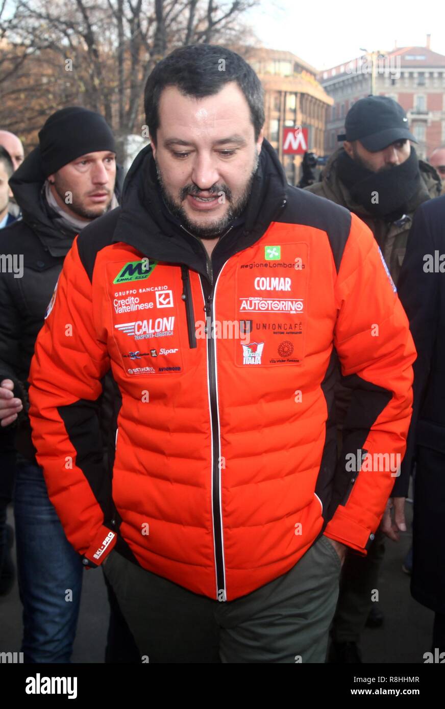 Milan, Italie. 15 décembre 2018. Foto LaPresse - Vince Paolo Gerace 15/12 /2018 - Milano (MI) Cronaca Matteo Salvini dans Piazza Castello Nella foto Matteo Salvini suoi trai sostenitori dans Piazza Castello Banque D'Images