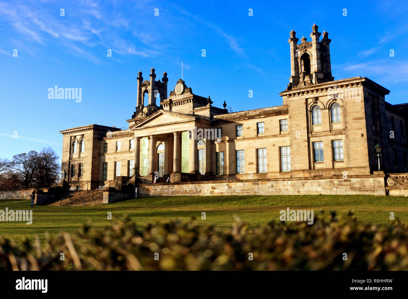 Edinburgh, Ecosse, Royaume-Uni, le 14 décembre. Exposition Andy Warhol assisté par les touristes à Édimbourg pour la nouvelle année et les fêtes de Noël à la Scottish National Gallery of Modern Art Deux modernes. Gerard crédit Ferry/Alamy Live News Banque D'Images Edinburgh, Ecosse, Royaume-Uni, le 14 décembre. Exposition Andy Warhol assisté par les touristes à Édimbourg pour la nouvelle année et les fêtes de Noël à la Scottish National Gallery of Modern Art Deux modernes. Gerard crédit Ferry/Alamy Live News Banque D'Images