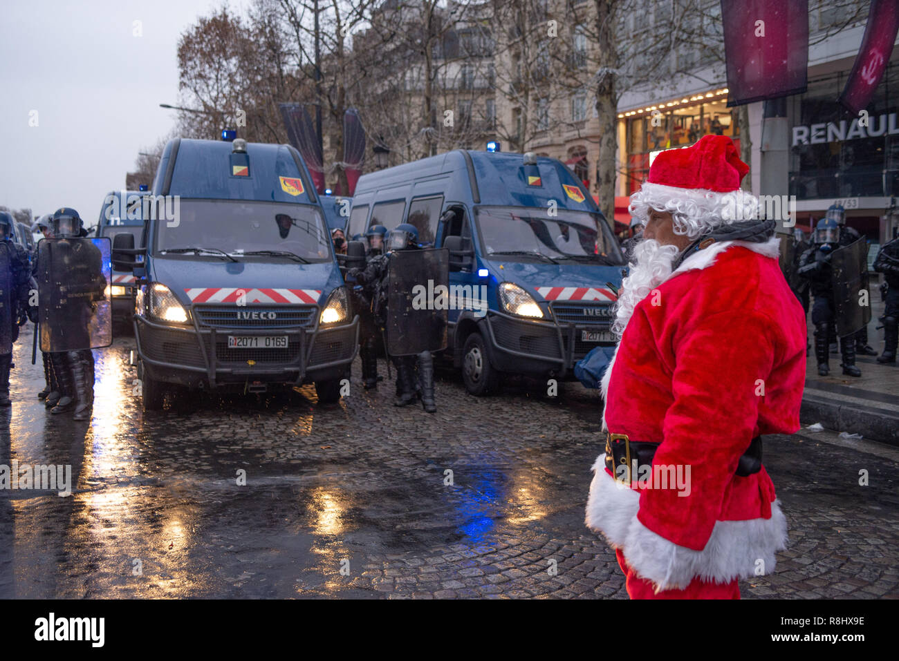 Les Champs Elysées Paris France Le 15 Décembre 2018