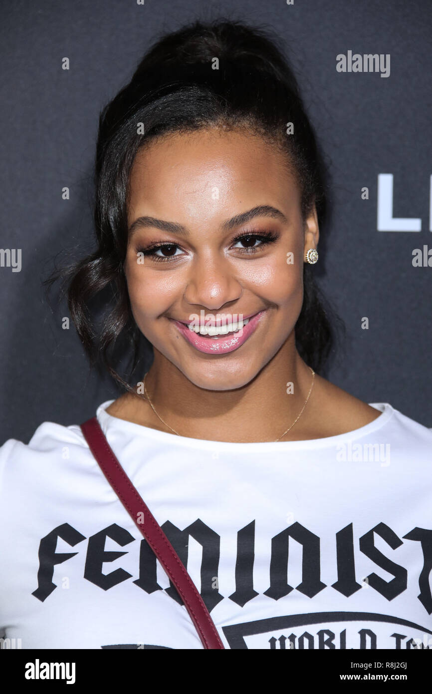 LOS ANGELES, CA, USA - Le 16 octobre : Nia Sioux à la première de Los Angeles de Lionsgate 'Tyler Perry's Boo 2 ! Un Halloween Madea" tenue au cinéma Regal L.A. Stade 14 en direct le 16 octobre 2017 à Los Angeles, Californie, États-Unis. (Photo par Xavier Collin/Image Press Office) Banque D'Images