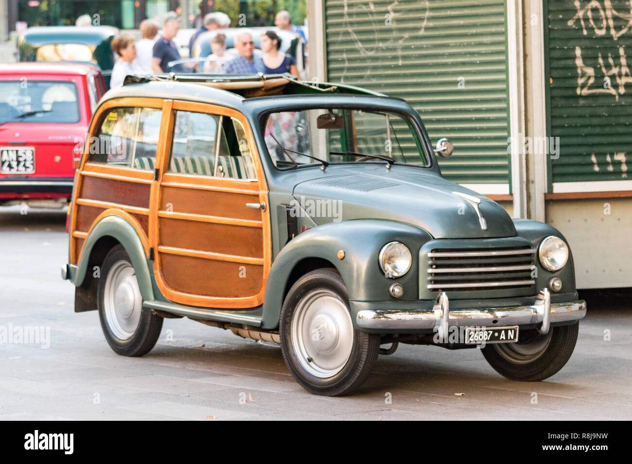 Ancona , Italie - Septembre 23th, 2018 : Avis d'un vintage FIAT 500 GIARDINETTA lors d'une exposition de voitures anciennes à Ancône, en Italie. Banque D'Images