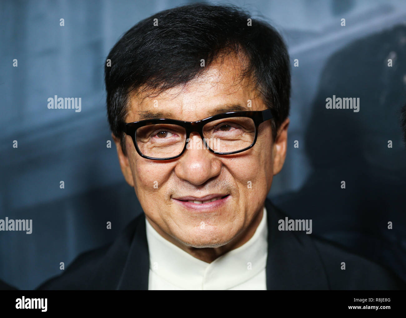 HOLLYWOOD, LOS ANGELES, CA, USA - Le 05 octobre : l'acteur Jackie Chan arrive à la première de Los Angeles du divertissement STX 'l'étranger' tenue à ArcLight Cinema Hollywood le 5 octobre 2017 à Hollywood, Los Angeles, Californie, États-Unis. (Photo par Xavier Collin/Image Press Office) Banque D'Images