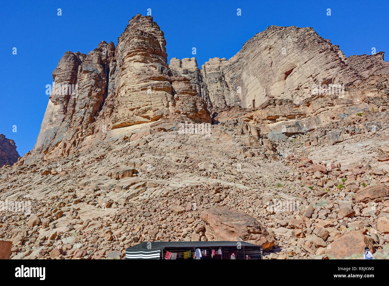 Le désert de Wadi Rum, Jordanie cliffs Banque D'Images