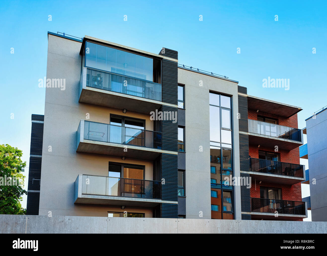 Appartement de luxe moderne façade de bâtiment architecture concept. Banque D'Images