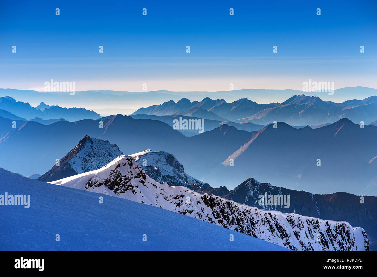 Couche De Montagne Alpes Au Coucher Du Soleil Vue De