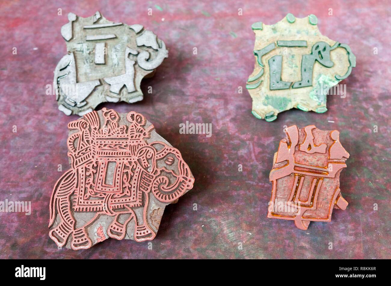 L'Inde, Rajasthan, Jaipur, teck timbres pour l'impression textile Banque D'Images