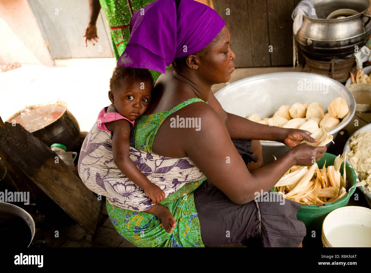 Ghana, Accra, cuisiniers bénéficiant de micro-crédit ID Ghana appuyé par l'ONG française Entrepreneurs du Monde Banque D'Images