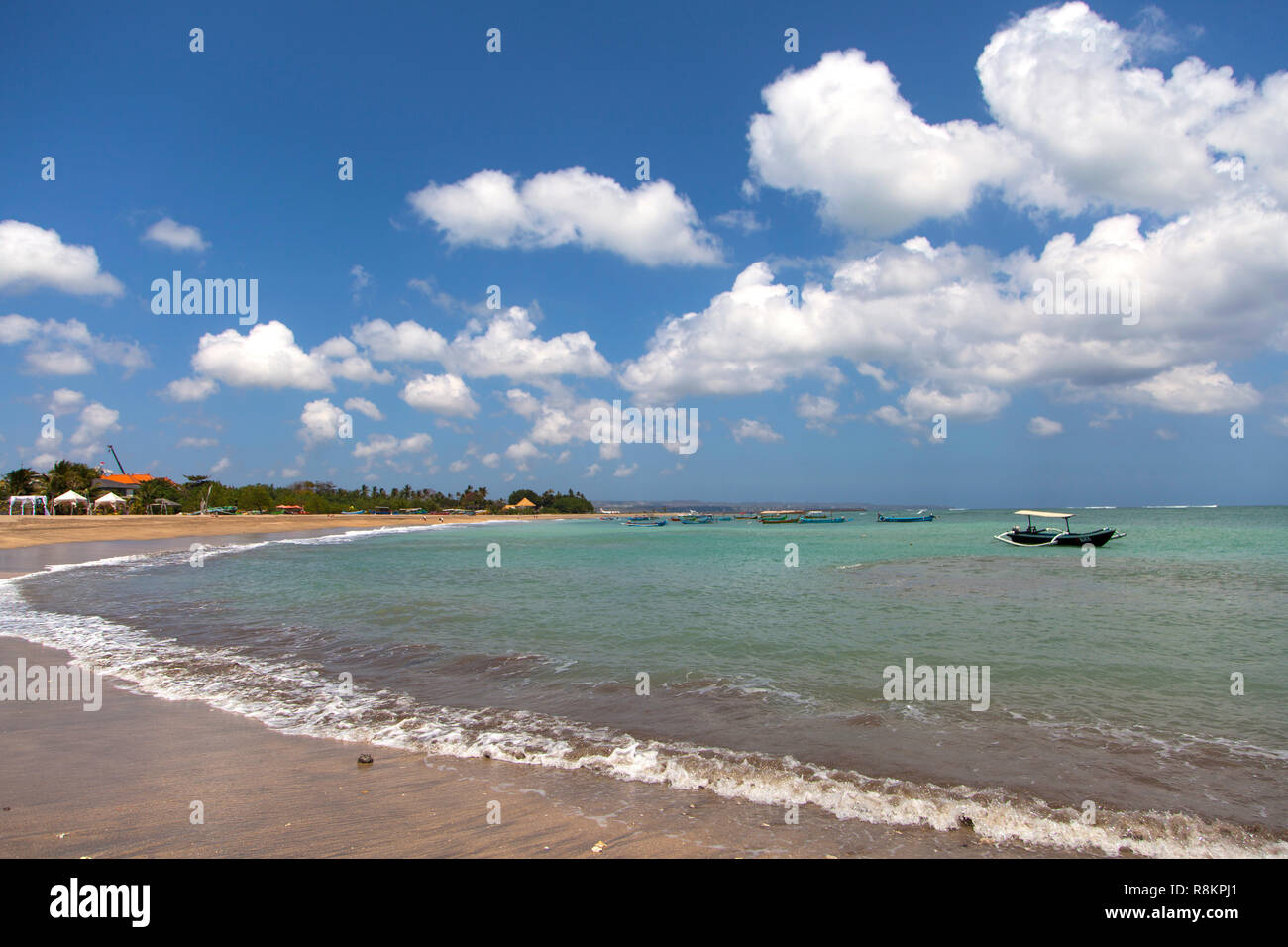 L'Indonésie est également une vue sur la célèbre plage de Kuta Beach à Bali. Banque D'Images