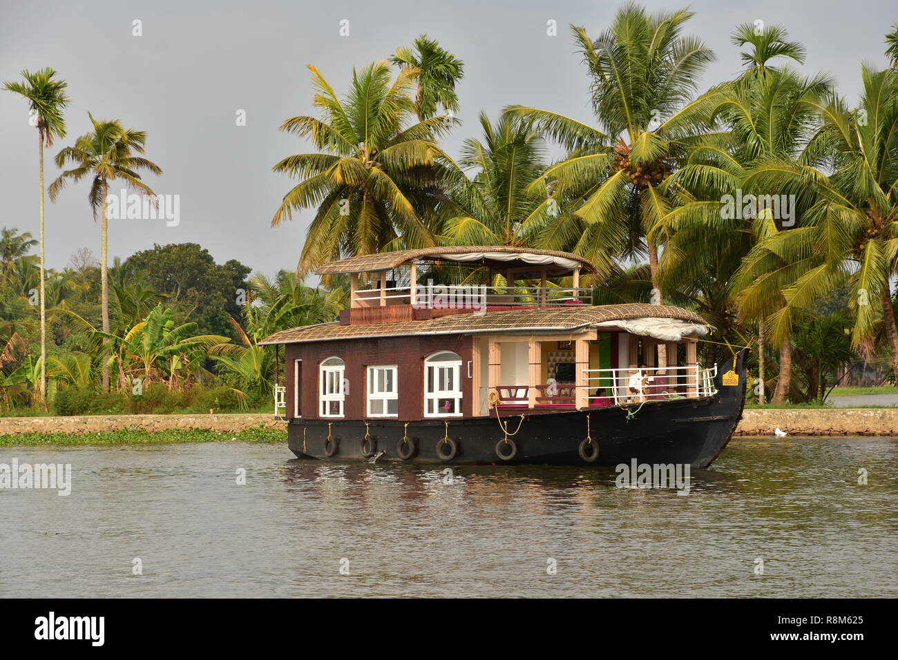 Kettuvallam péniche sur des étangs, Lac Vembanad, Alleppey, Kerala, Inde Banque D'Images