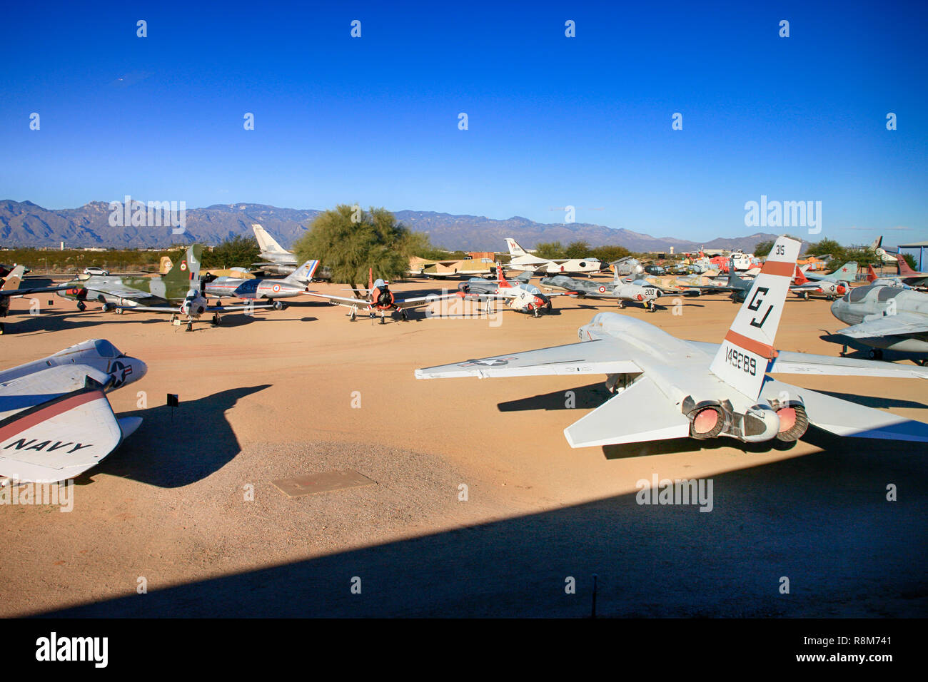 Point de vue de certains des aéronefs en exposition au Pima Air & Space Museum à Tucson, AZ Banque D'Images