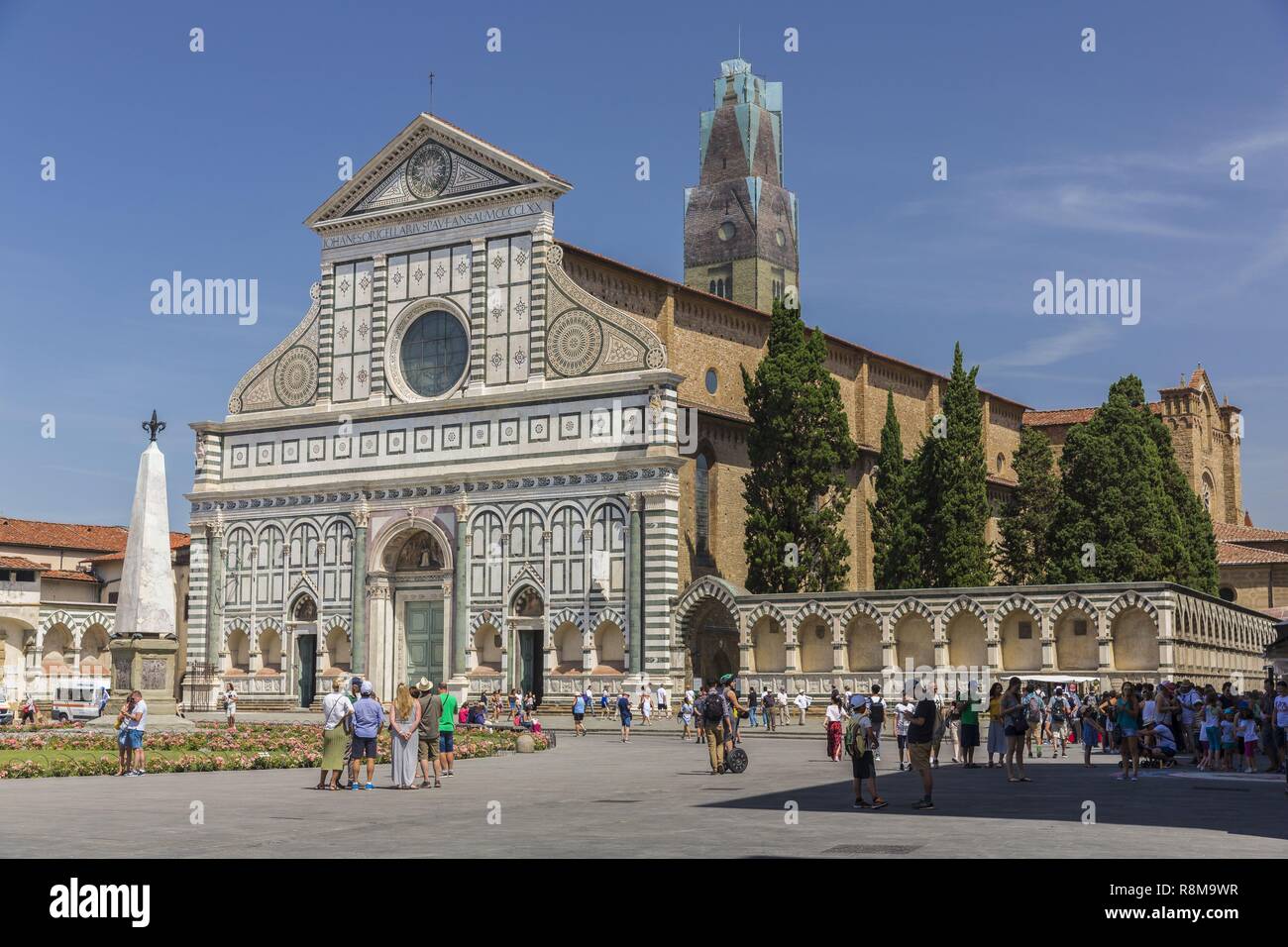 Italie, Toscane, Florence, le centre historique classé au Patrimoine Mondial par l'UNESCO, la place Piazza di Santa Maria Novella et église Santa Maria Novella Banque D'Images
