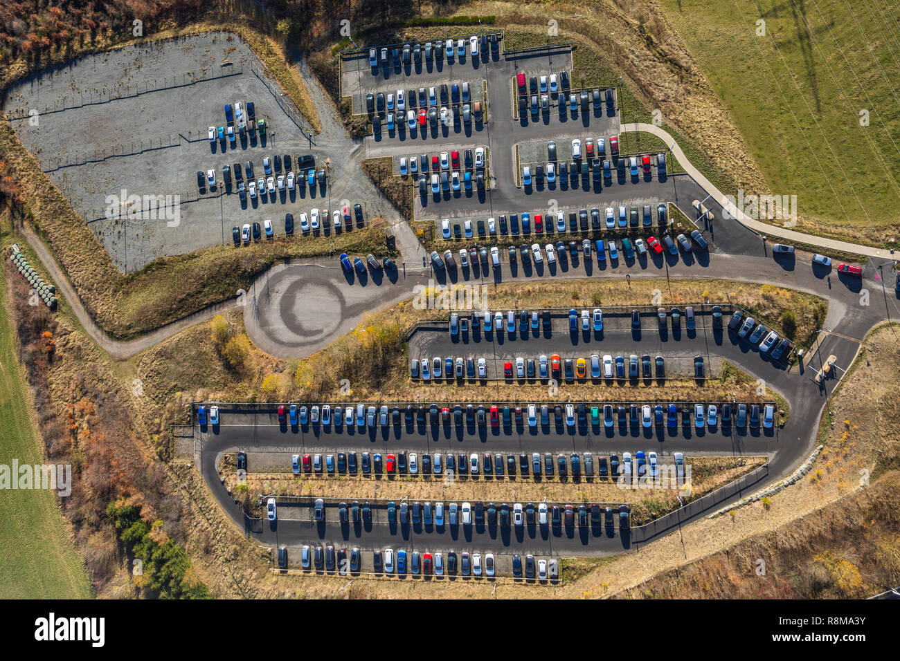 Luftbild, KOSTAL Contact Systems GmbH, Zum Timberg, parking du personnel, location de lignes, Wettringhof Brunscheider Straße,, Lüdenscheid, Sauerland, Märkischer Kr Banque D'Images