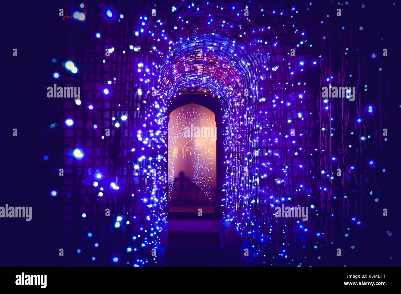 Décoration de Noël en lumière Tunnel Banque D'Images