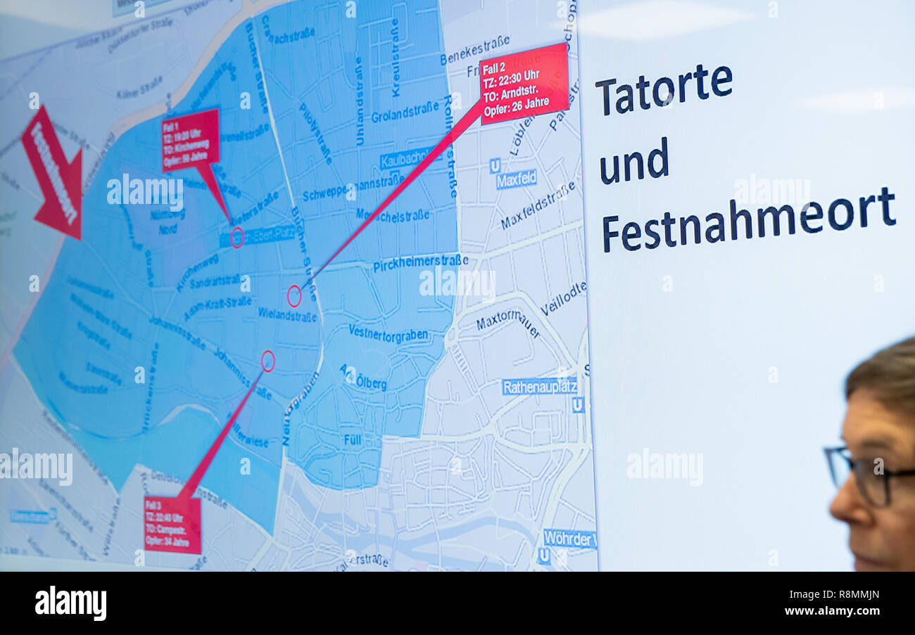 16 décembre 2018, la Bavière, Nuremberg : une carte de la circonscription de Saint Johannis de Nuremberg avec les marquages des scènes de crime et le lieu de l'arrestation est montré sur un écran lors d'une conférence de presse sur l'arrestation de l'knifeman de Nuremberg. L'auteur est dit d'avoir poignardé trois femmes le 13 décembre à de courts intervalles dans environ trois heures. Photo : Daniel Karmann/dpa Banque D'Images