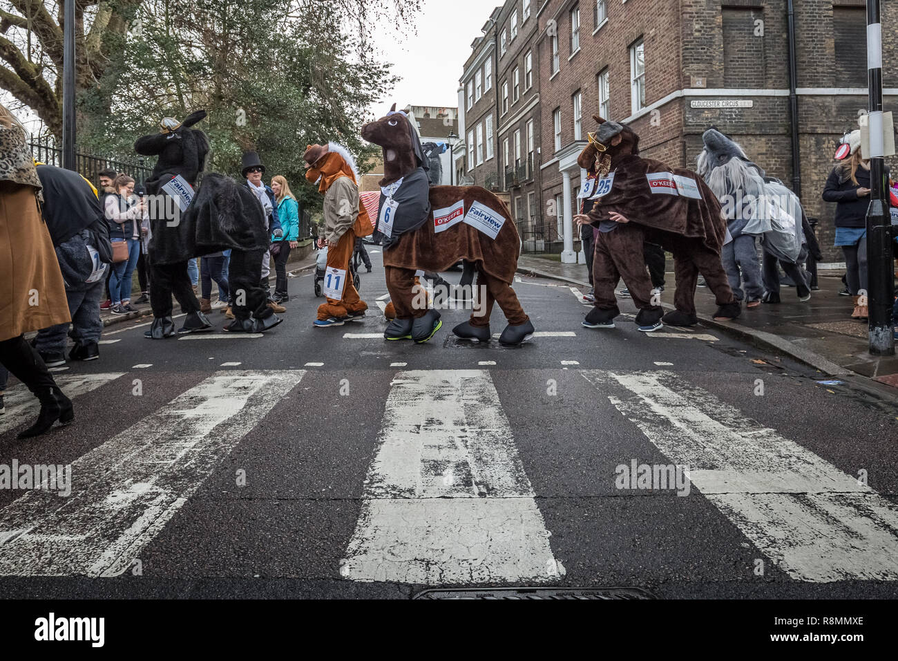 Londres, Royaume-Uni. 14Th Dec 2018. La pantomime de Noël annuel Londres Course de chevaux dans la région de Greenwich. Crédit : Guy Josse/Alamy Live News Banque D'Images