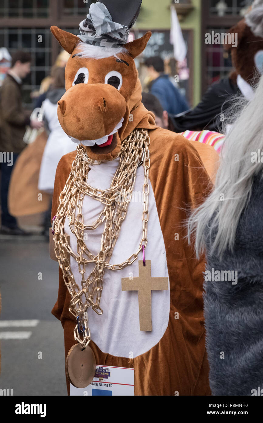 Londres, Royaume-Uni. 14Th Dec 2018. La pantomime de Noël annuel Londres Course de chevaux dans la région de Greenwich. Crédit : Guy Josse/Alamy Live News Banque D'Images