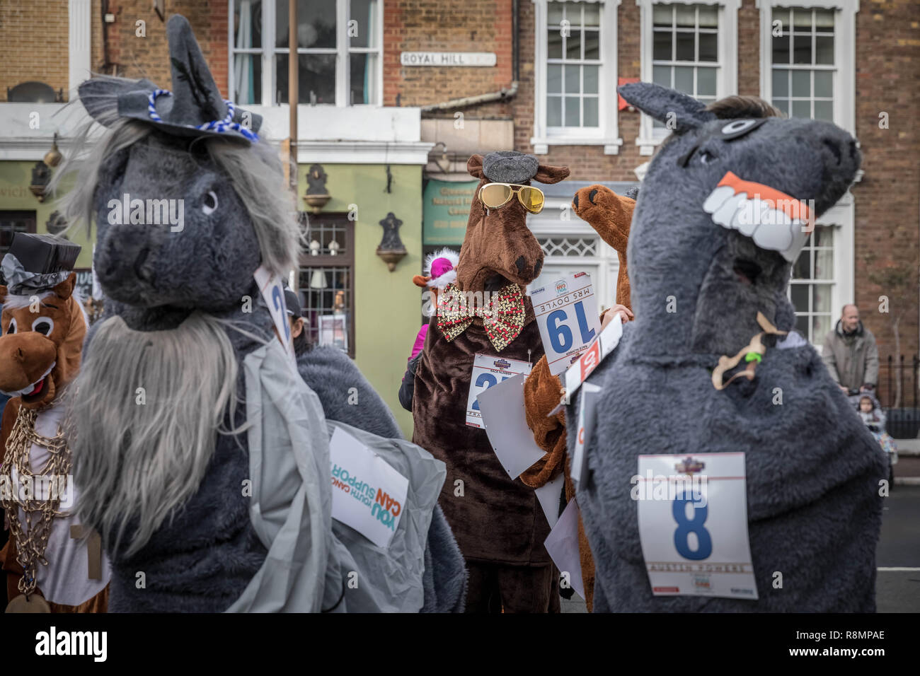 Londres, Royaume-Uni. 14Th Dec 2018. La pantomime de Noël annuel Londres Course de chevaux dans la région de Greenwich. Crédit : Guy Josse/Alamy Live News Banque D'Images