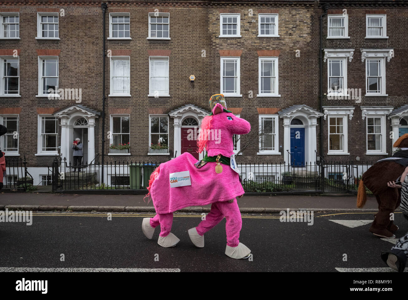 Londres, Royaume-Uni. 14Th Dec 2018. La pantomime de Noël annuel Londres Course de chevaux dans la région de Greenwich. Crédit : Guy Josse/Alamy Live News Banque D'Images