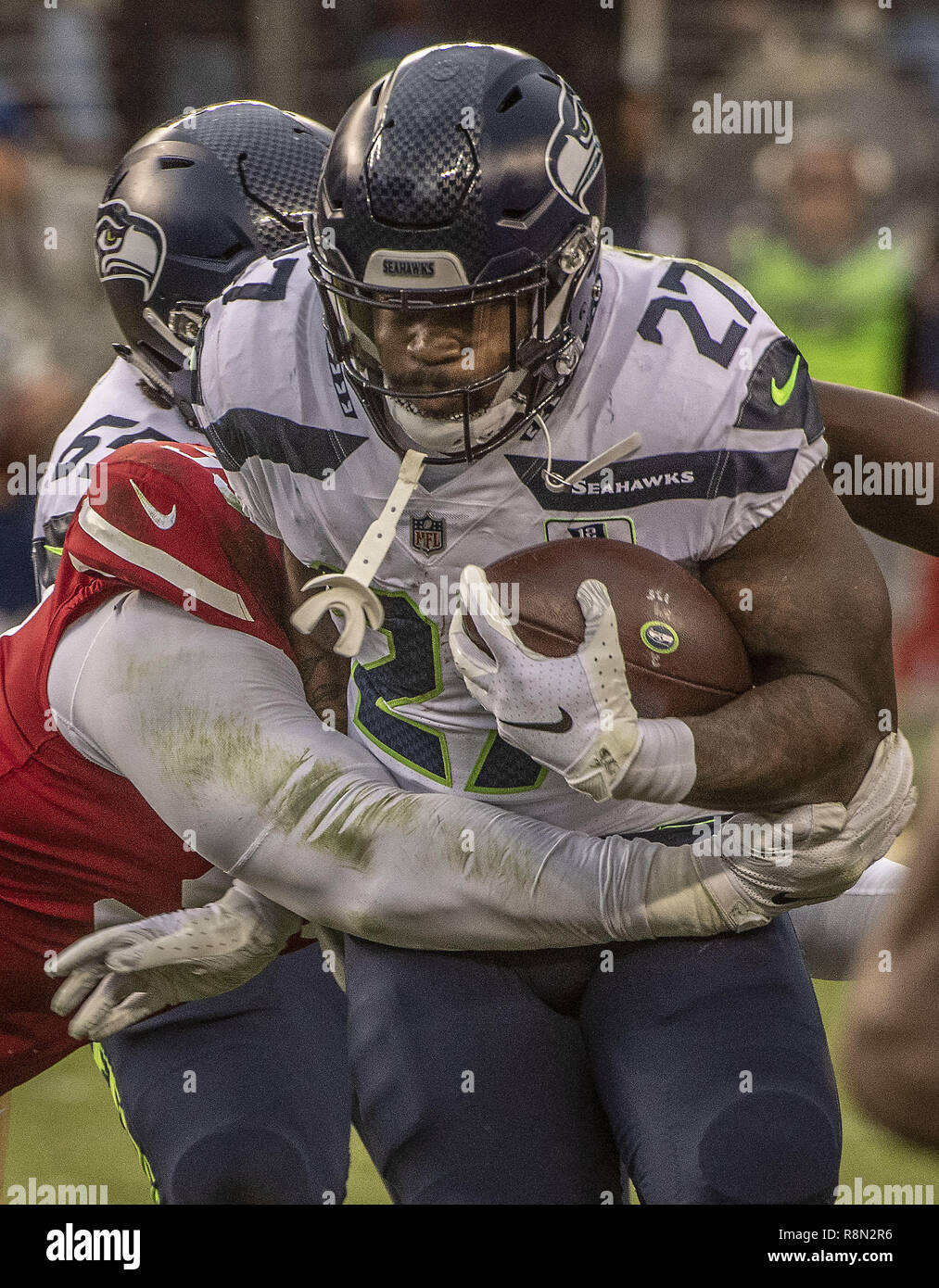 Santa Clara, Californie, États-Unis. Dec 16, 2018. Seattle Seahawks tournant retour Mike Davis (27) le dimanche, Décembre 16, 2018, au stade de Lévis à Santa Clara, en Californie. Les 49ers a battu les Seahawks en prolongation 26-23. Crédit : Al Golub/ZUMA/Alamy Fil Live News Banque D'Images