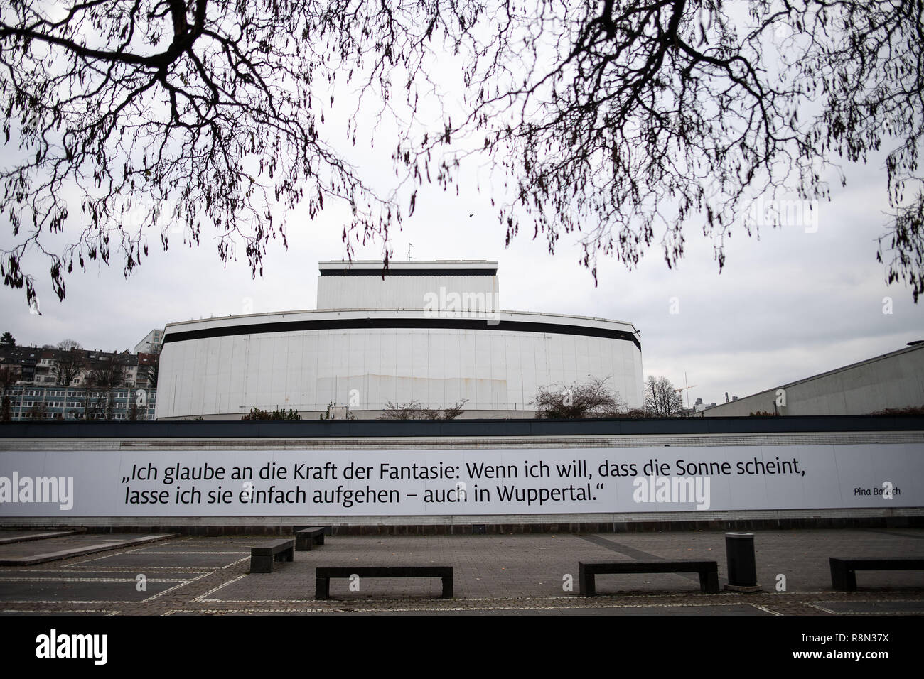 14 Decembre 18 Berlin Cologne Le Schauspielhaus Wuppertal Une Citation De La Danseuse Et Choregraphe Pina