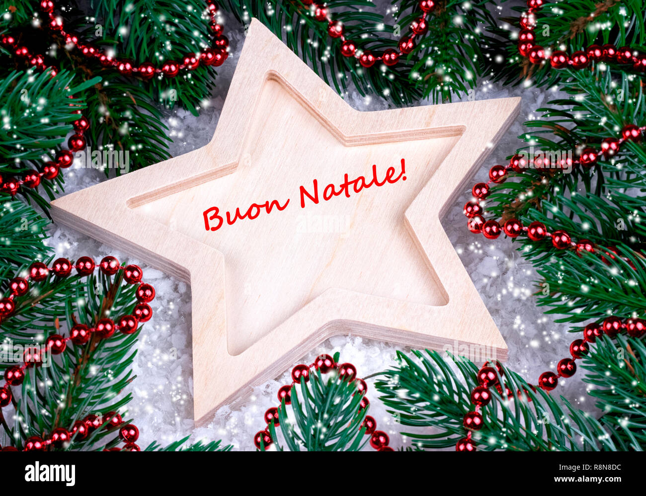 Carte de voeux avec texte Joyeux Noël en italien Photo Stock Alamy