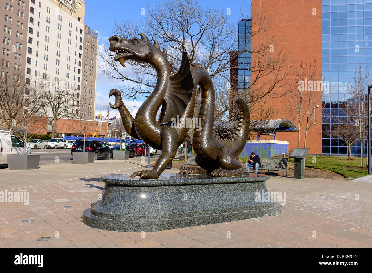 'Mario le Dragon Drexel Magnifique", sculpture d'Eric Berg (2002), l'Université Drexel, Philadelphie, Pennsylvanie, USA Banque D'Images