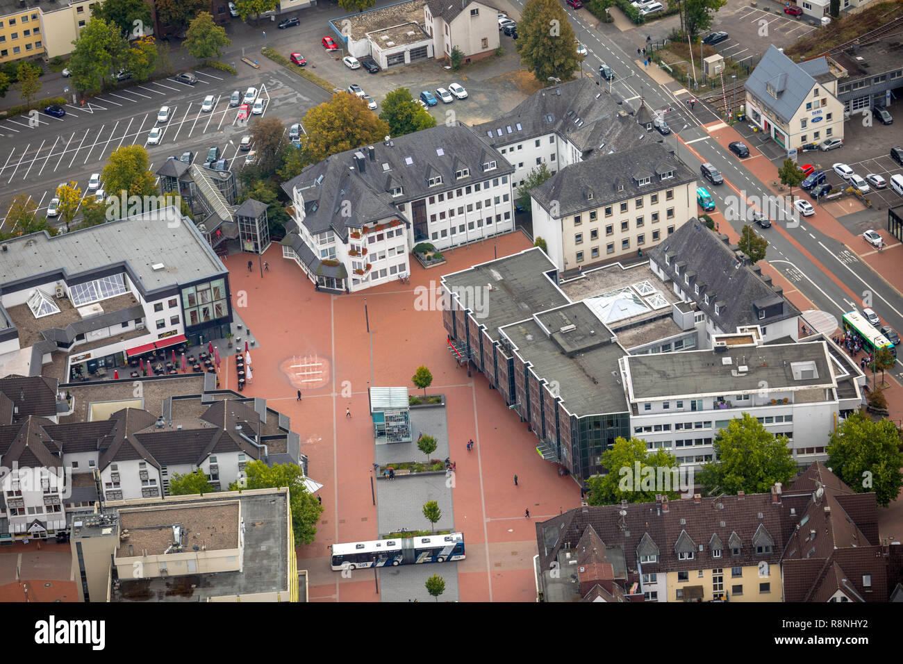 Vue aérienne, bourse de Kreuztal, municipalité de Kreuztal Siegen, Street, centre financier de Postbank, Marburger Straße, Kreuztal, Düren, Nordrh Banque D'Images