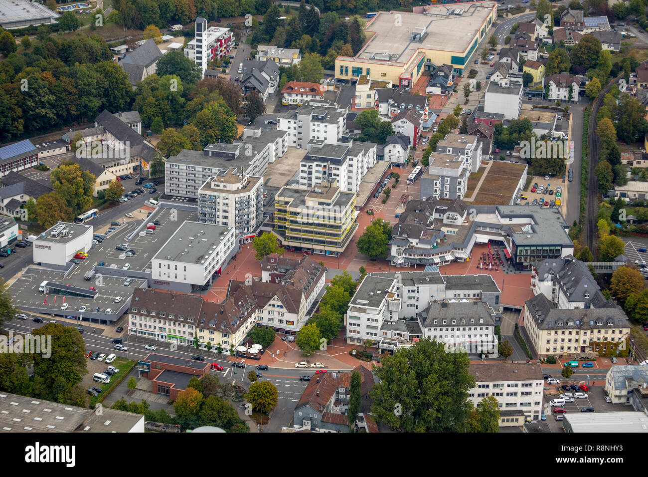 Vue aérienne, bourse de Kreuztal, municipalité de Kreuztal Siegen, Street, centre financier de Postbank, Marburger Straße, Kreuztal, Düren, Nordrh Banque D'Images
