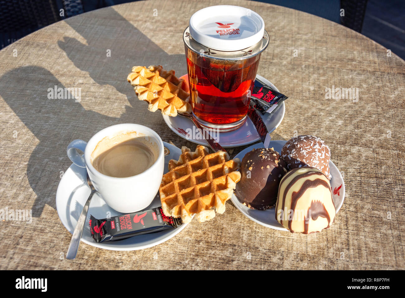 Café, thé et chocolats dans cafe, Groenplaats, Anvers (Antwerpen), province d'Anvers, la Région flamande, Belgique Banque D'Images