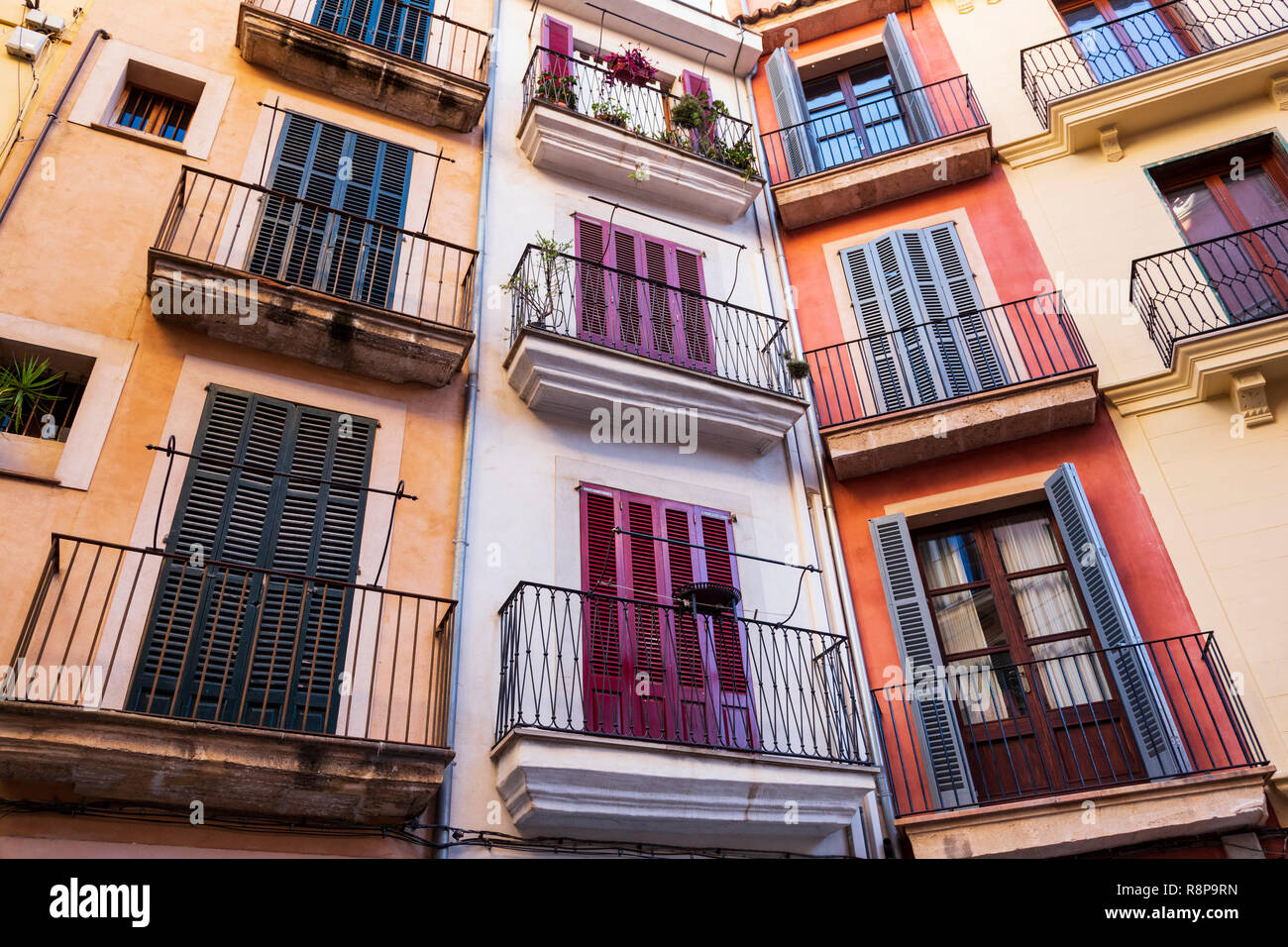 Façade avec volets devant les fenêtres à Palma, Palma de Mallorca, Mallorca, Majorque, Îles Baléares, Baléares, Espagne, Europe Banque D'Images