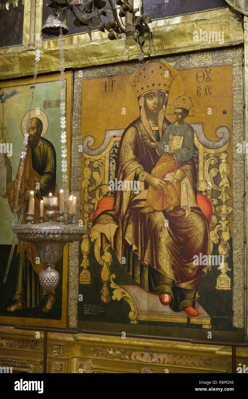 Iconostase de la cathédrale de la Nativité de la Théotokos (cathédrale Rozhdestvensky) datent de la fin du 17ème siècle à Suzdal, la Russie. Banque D'Images
