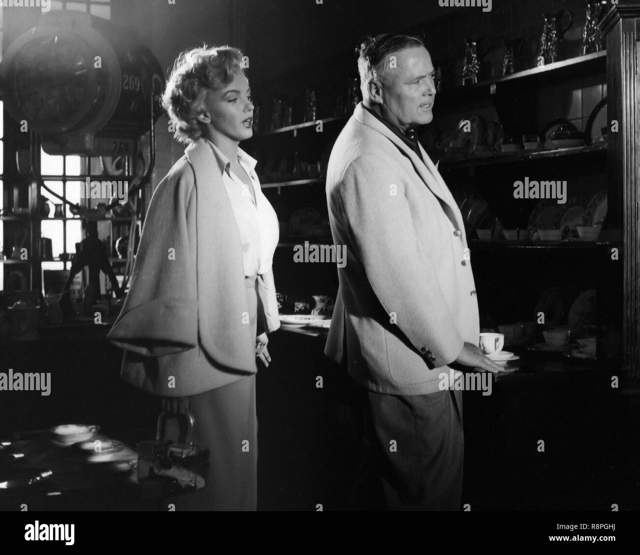 Marilyn Monroe, réalisateur Henry Hathaway, 'Niagara' (1953) 20th Century Fox de référence de dossier 33635 572THA Banque D'Images