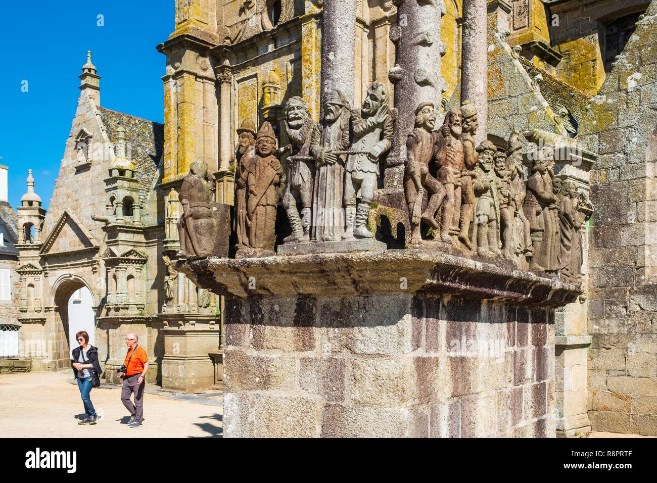 La France, Finistère, Saint Thegonnec, étape sur le chemin de Saint-Jacques de Compostelle, l'enclos paroissial du 16ème et 17ème siècles, le calvaire Banque D'Images