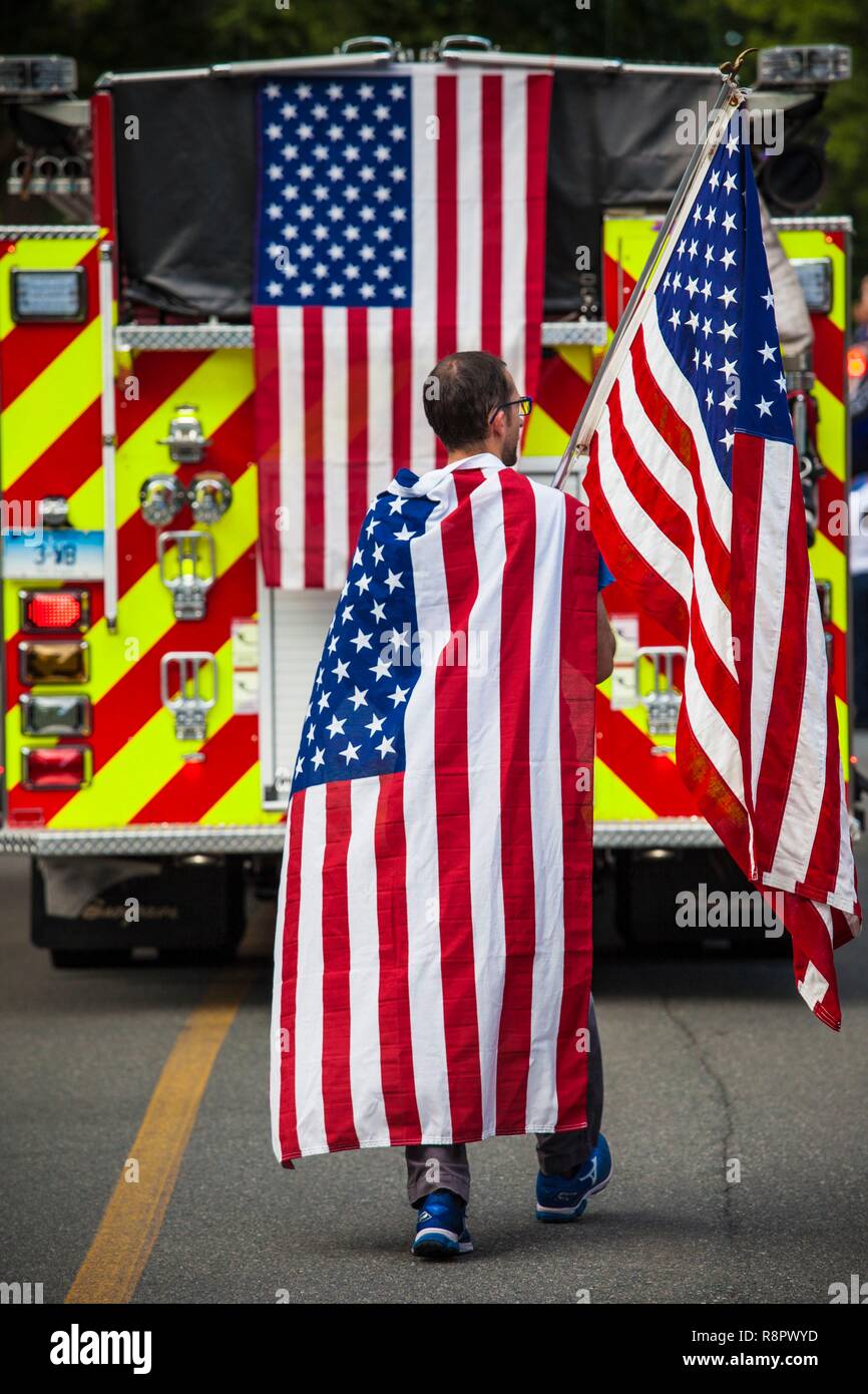 United States, New England, Massachusetts, Cape Ann, Rockport, quatrième de juillet Parade, drapeaux américains Banque D'Images
