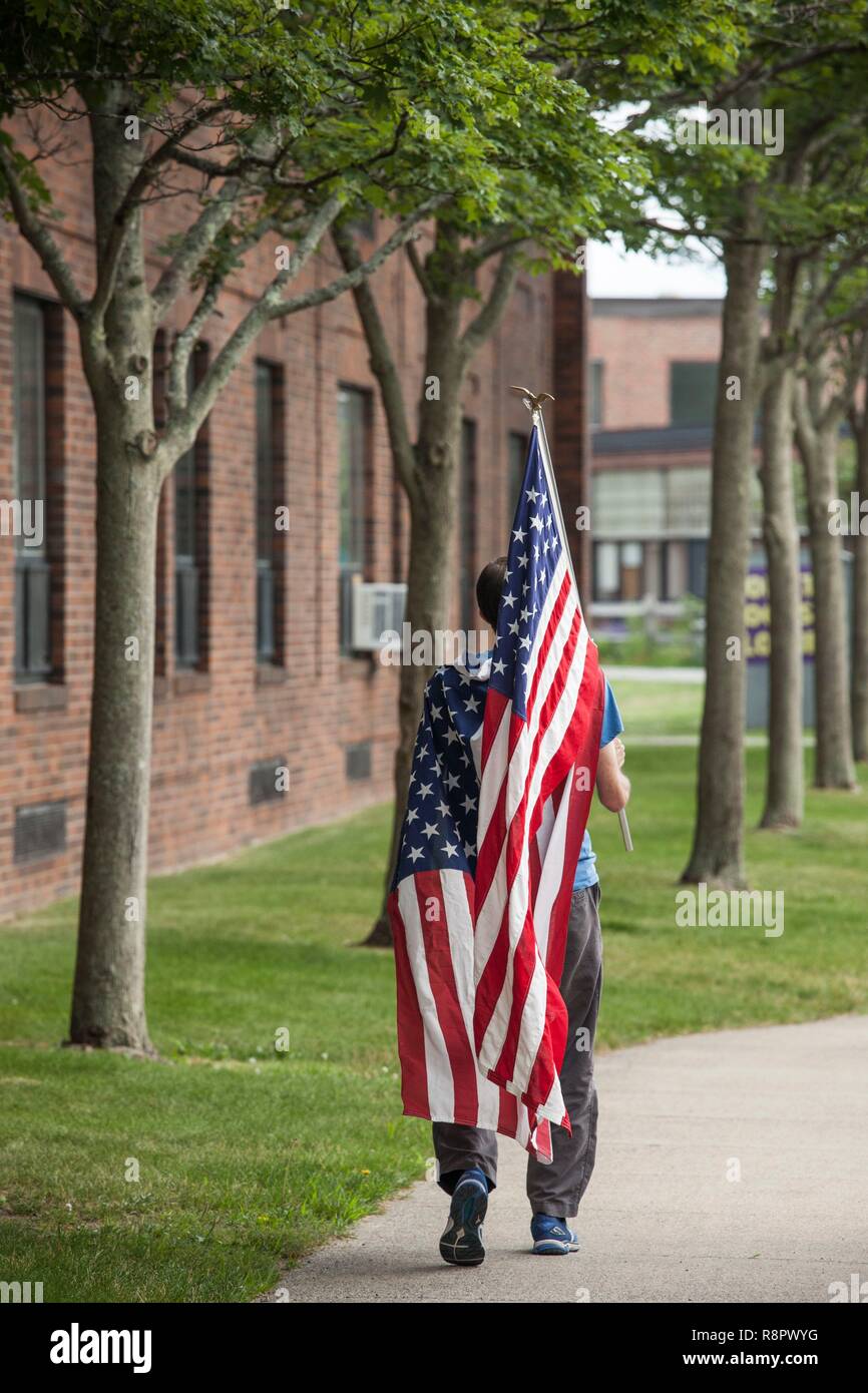 United States, New England, Massachusetts, Cape Ann, Rockport, quatrième de juillet Parade, drapeaux américains Banque D'Images