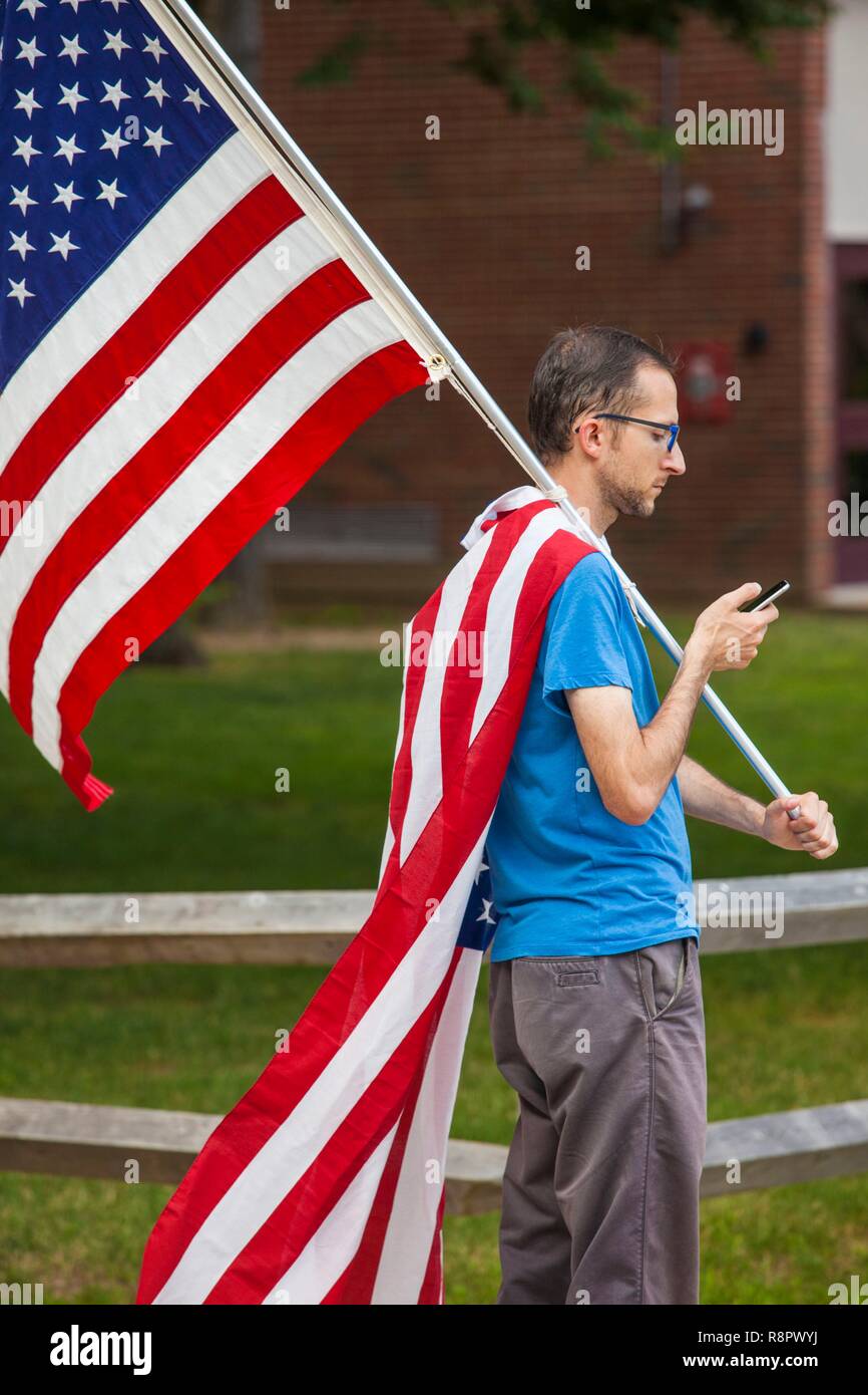 United States, New England, Massachusetts, Cape Ann, Rockport, quatrième de juillet Parade, drapeaux américains Banque D'Images